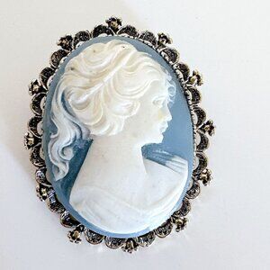 VINTAGE GERRYS CAMEO BROOCH PALE BLUE AND WHITE